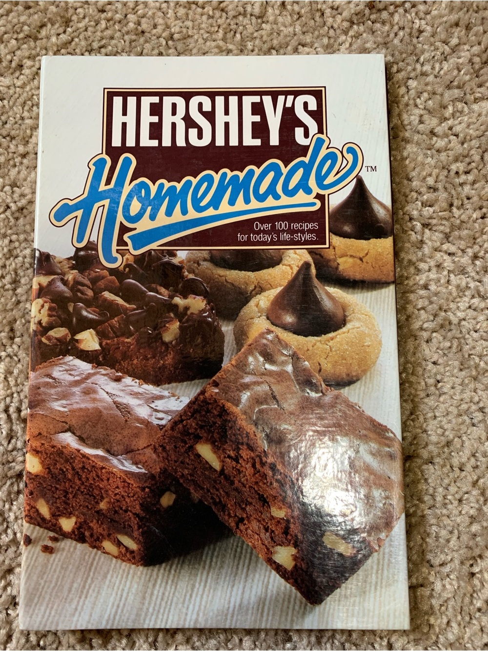 Hershey’s 1991 vintage Homemade Recipe Book - White & Brown Cover